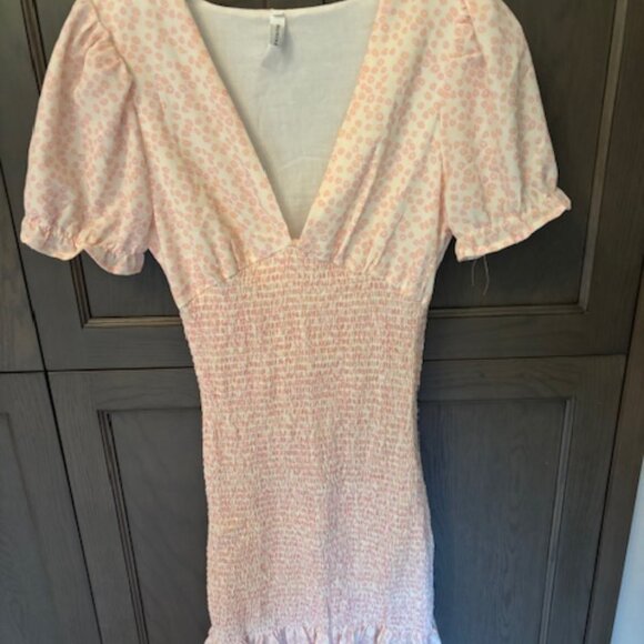 Moonsea Dresses & Skirts - pink/white Moonsea dress size small